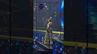 Mahira Khan performs at the 9th Hum Awards in London [upl. by Anitsuga]