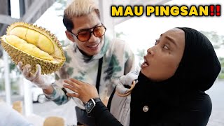 PRANK KASIH MAKAN DUREN KE MAMI SAMPAI MAU PINGSAN wkwkwk [upl. by Telrats]