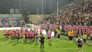 Contestazione tifosi del Crotone alla squadra [upl. by Nnaarat]