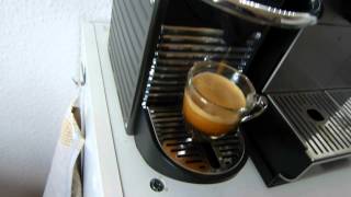 Esprimo Kaffeekapseln in Nespresso Pixie Maschine von Krups [upl. by Glori304]