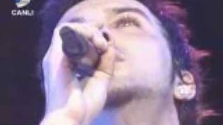 Tarkan  Uzun ince Bir Yoldayim LIVE 2003 [upl. by Erdried]