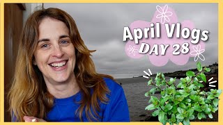 April Vlogs Day 28 🌼 Chips at the Seaside  Garden Update  What we watch on YouTube [upl. by Koppel38]