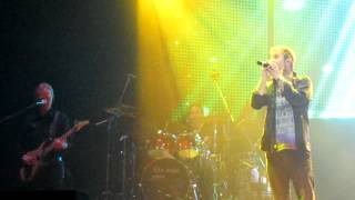 Marco Masini  Cantano i ragazzi live Reggio Calabria 2012 [upl. by Mulford388]