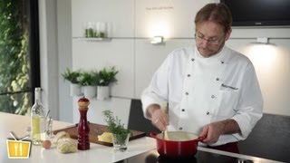 Käsefondue  Französische Küche mit Pierre [upl. by Nwahsyt]