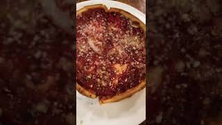 GIORDANOS Chicago Illinois 📍Deep dish pizza 😋 1010 youtubeshorts tasteofchicago goodeats [upl. by Nosidam]