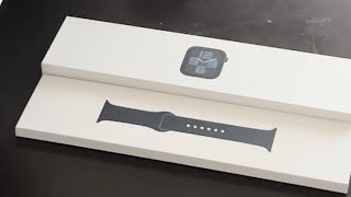 Apple Watch SE 2nd Gen Unboxing [upl. by Mollie]