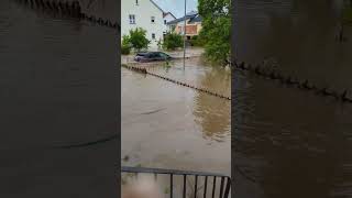 Heftige Überschwemmungen spülen Autos weg in Babenhausen flood unwetter hochwasser babenhausen [upl. by Emina831]