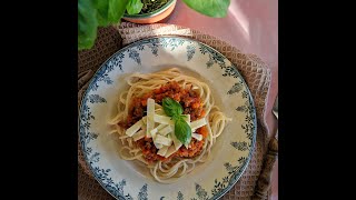 Gehaktsaus  pasta bolognese [upl. by Ellocin]