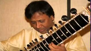 Ustad Shahid Parvez singing and playing Raag Khamaj on sitar [upl. by Akamahs943]