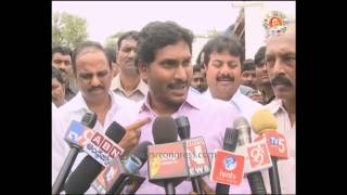 YS Jagan speaks to media on Rahul Gandhi comments 25th July 2015 [upl. by Gnel]