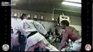 250lb BodyBuilder Vs 150lb JiuJitsu BlackBelt [upl. by Asserak]