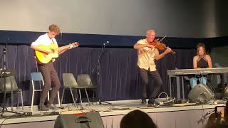 A Beautiful Piece with the Leahy Family Wednesday night cèidleigh Gaelic College [upl. by Lebar80]