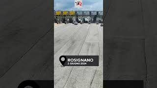 LE IMMAGINI DELLINCIDENTE DI ROSIGNANO AUTO A TUTTA VELOCITÀ CONTRO IL CASELLO news shorts [upl. by Massie440]