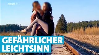 Plötzlich ist der Zug da 18jähriges Mädchen überlebt Bahnunfall [upl. by Nagaek]