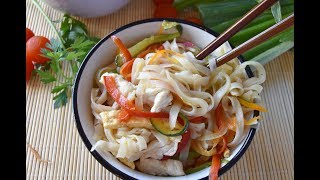 Noodles con pollo y verduras fáciles rápidos y saludables [upl. by Laemsi]