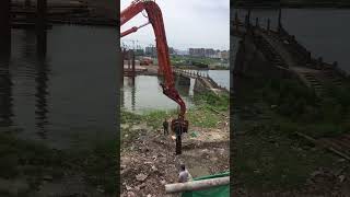 Larsen sheet pile driver [upl. by Strickler]