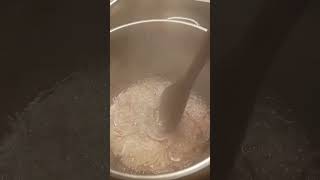 LETS MAKE JOLLOF RICE 🍚 QUICKLY food jollofrice shorts [upl. by Amrak]