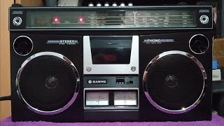 Sanyo M4500 Radiocassette Boombox Retro [upl. by Warms]