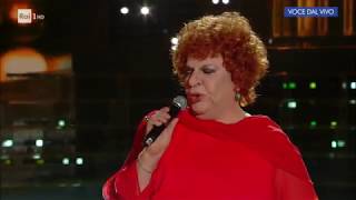 Platinette interpreta Ornella Vanoni quotLa voglia la pazziaquot  Tale e Quale Show 20102017 [upl. by Nylssej171]