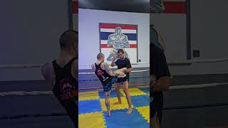 Técnica tailandesa de muay thai 🇹🇭 [upl. by Yelnahs]