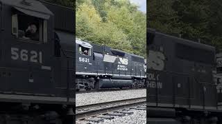 GP382 Leads H66 in the Lehigh Gorge 92224 [upl. by Wilhide]