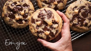 The Best Soft Chocolate Chip Cookies Recipe  Emojoie [upl. by Jadd]