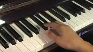 Voice Lessons To Go How to warm up your voice at the piano Part 3 Singing five finger patterns [upl. by Manup]