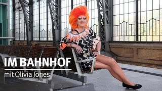 Im Bahnhof mit … Olivia Jones [upl. by Joacimah923]