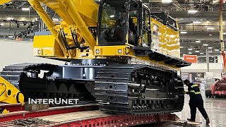 PC900LC Komatsu 2023 Large Excavator Loading on Lowboy Trailer [upl. by Ciardap379]