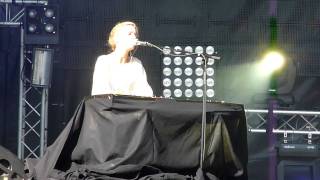 agnes Obel quotriversidequot au festival John Beauregard [upl. by Yrellam]