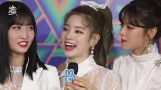 V LIVE GDA 2019 TWICE  Backstage Interview 골든디스크 백스테이지 [upl. by Luapleahcim]