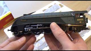 Opening the Heart of Midlothian train pack from Hornby [upl. by Ellezaj]