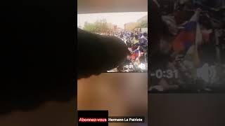 Les nigériens mettent une pression sur la base militaire française de Niamey [upl. by Imar351]