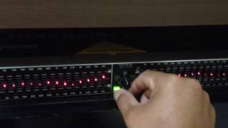 Equalizador Behringer 1502 [upl. by Artaed661]