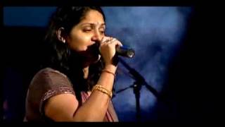 Ninnukori varanam by Harini  The Mementos concert [upl. by Turne144]