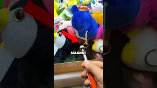 How to Easily Beat a Claw Machine 👉SpiderSlack [upl. by Eemyaj]