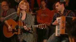 Eddi Reader with Alan Kelly [upl. by Neelhtakyram]