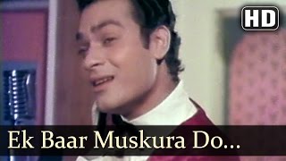 Ek Baar Muskura Do  Savere Ka Suraj Tumhare  Kishore Kumar [upl. by Ennaeed]