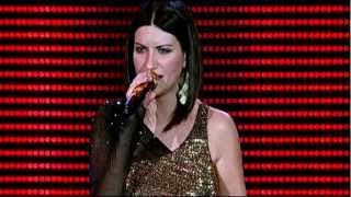 Laura Pausini  Amores Extraños live HD1080p [upl. by Airelav37]