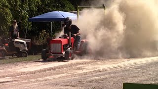 Modified 850lb tractors in Ripleys dust bowl pull [upl. by Theodoric]