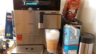 Siemens Kaffeevollautomat EQ8 series 900 Latte Macchiato Milchkaffee und Spülung [upl. by Ayote606]