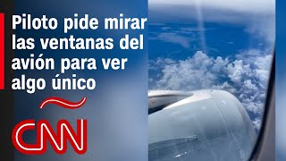 Piloto pide a pasajeros mirar las ventanas del avión para ver el lanzamiento de un cohete al espacio [upl. by Kwon]