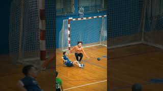 হ্যান্ডবল প্লেয়াররা বলে আঠা লাগাচ্ছেন  Handball player why using glue on handball [upl. by Alliw962]