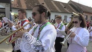 STRÁŽNICEMEZINÁRODNÍ FOLKLORNÍ FESTIVAL STRÁŽNICE 2022Dechová hudba ZUŠ Veselí nMor v průvodě [upl. by Nancee244]