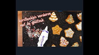 kerstkoekjes versieren met spuitzak van Tupperware herbruikbaar en met Willemijn [upl. by Aamsa]