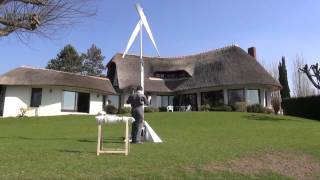 Une petite éolienne à installer au fond de son jardin [upl. by Annawal]