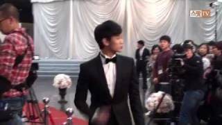 Award KBS Drama Awards 2011  Red Carpet amp Interview  Kim Soo Hyun [upl. by Lancey]