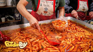 How to Make Korean Food Tteokbokki  Spicy Rice Cake  Korean Street Food [upl. by Egroej]