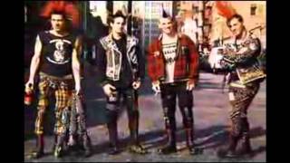 Punks y skinsnon servium [upl. by Retsof]