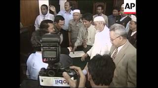 Muslim cleric presses libel suit presser [upl. by Delamare]